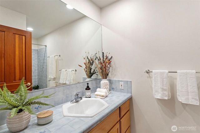 7810 175th Street SW, Edmonds, WA 98026