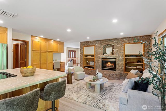 7810 175th Street SW, Edmonds, WA 98026
