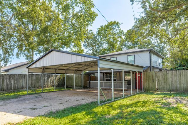 511 Bryan Street, Angleton, TX 77515