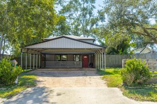 511 Bryan Street, Angleton, TX 77515
