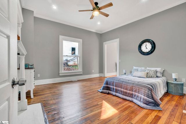 522 S Harper Street, Laurens, SC 29360