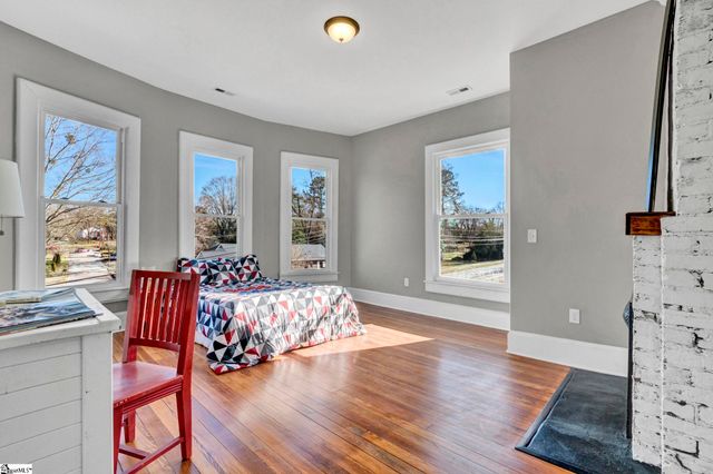 522 S Harper Street, Laurens, SC 29360