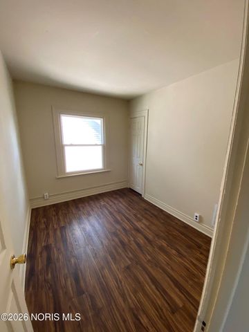142 S Detroit Avenue, Toledo, OH 43609