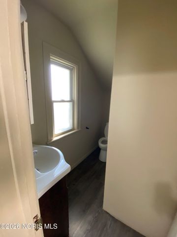 142 S Detroit Avenue, Toledo, OH 43609