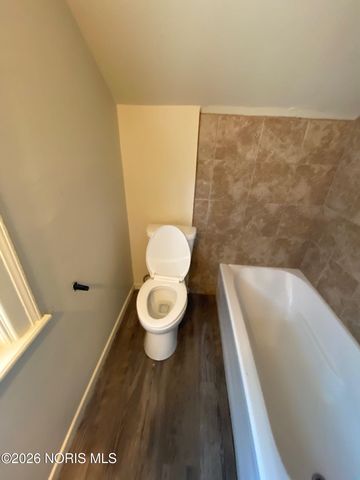 142 S Detroit Avenue, Toledo, OH 43609
