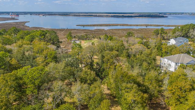 8 Yellow House Road, Charleston, SC 29492