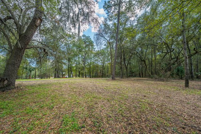 8 Yellow House Road, Charleston, SC 29492