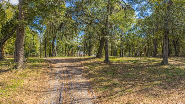 8 Yellow House Road, Charleston, SC 29492