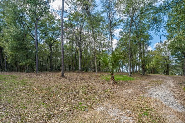 8 Yellow House Road, Charleston, SC 29492