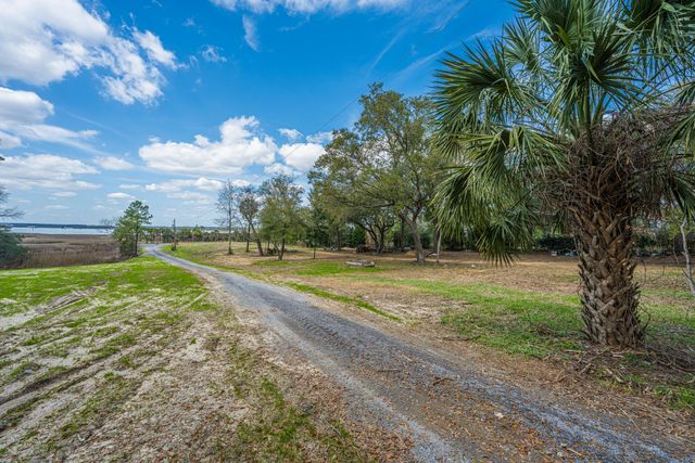 8 Yellow House Road, Charleston, SC 29492