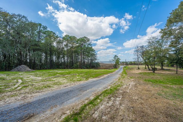 8 Yellow House Road, Charleston, SC 29492