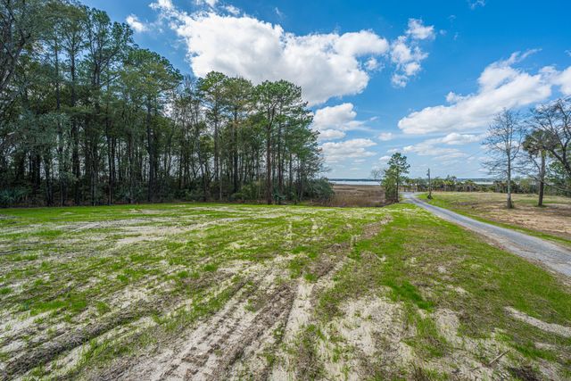 8 Yellow House Road, Charleston, SC 29492