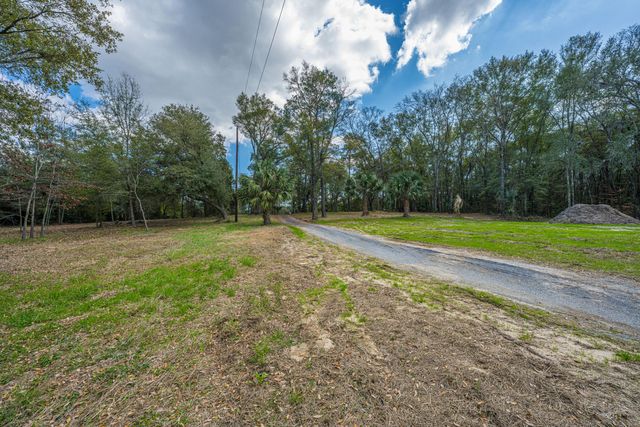 8 Yellow House Road, Charleston, SC 29492
