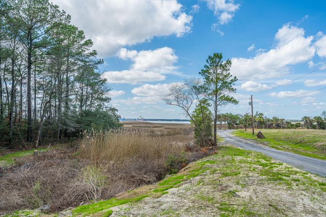 8 Yellow House Road, Charleston, SC 29492