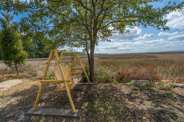 8 Yellow House Road, Charleston, SC 29492