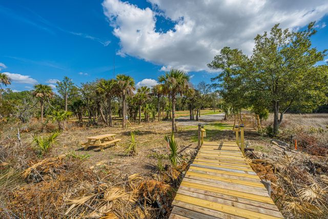 8 Yellow House Road, Charleston, SC 29492