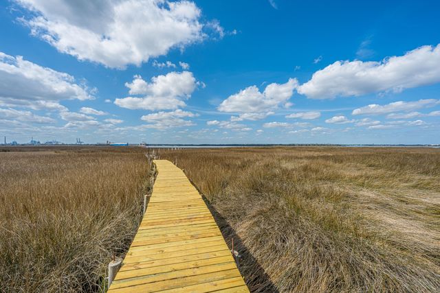 8 Yellow House Road, Charleston, SC 29492