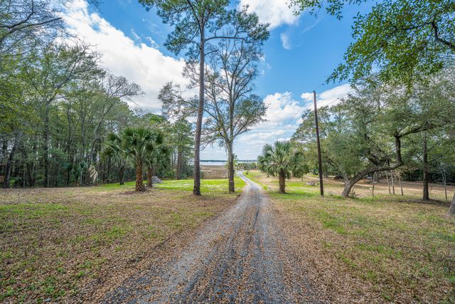 8 Yellow House Road, Charleston, SC 29492