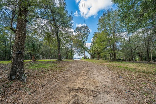 8 Yellow House Road, Charleston, SC 29492