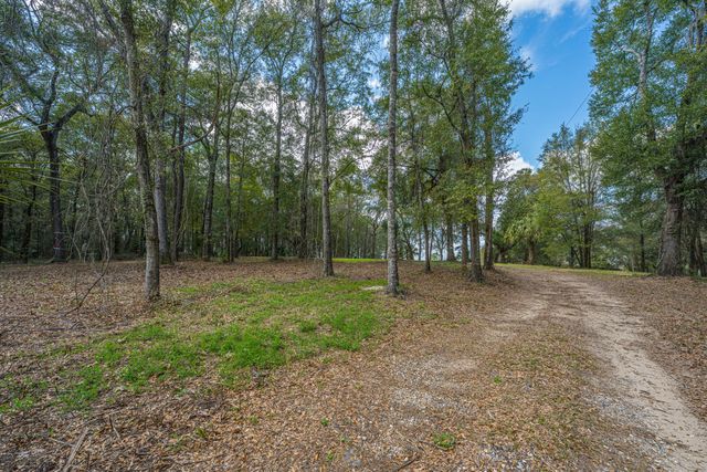 8 Yellow House Road, Charleston, SC 29492