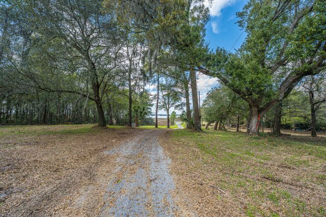 8 Yellow House Road, Charleston, SC 29492