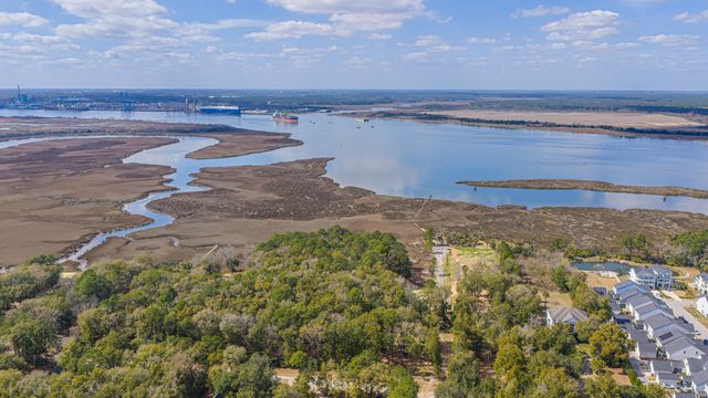 8 Yellow House Road, Charleston, SC 29492