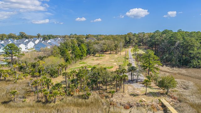 8 Yellow House Road, Charleston, SC 29492
