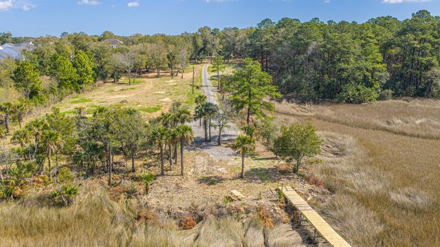 8 Yellow House Road, Charleston, SC 29492