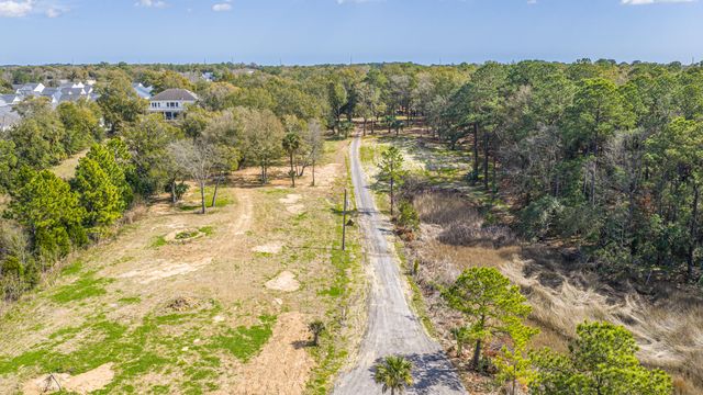 8 Yellow House Road, Charleston, SC 29492