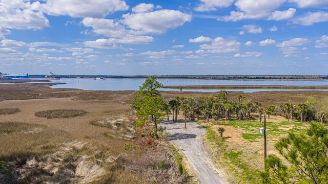 8 Yellow House Road, Charleston, SC 29492