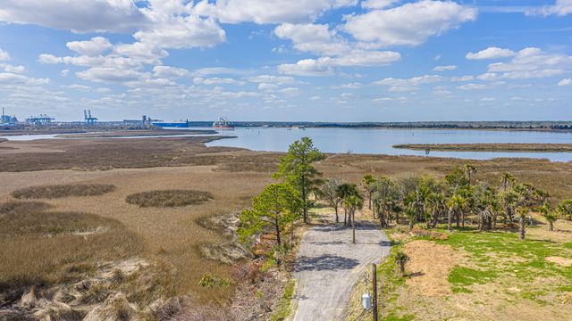 8 Yellow House Road, Charleston, SC 29492