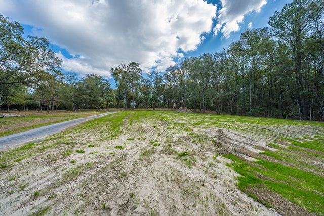 8 Yellow House Road, Charleston, SC 29492