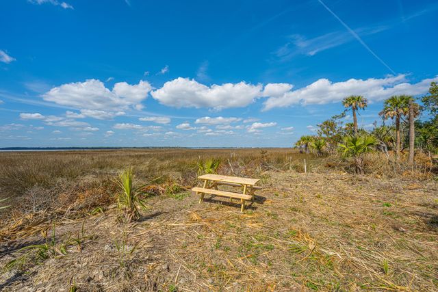 8 Yellow House Road, Charleston, SC 29492