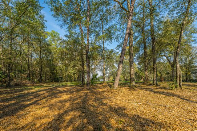 8 Yellow House Road, Charleston, SC 29492