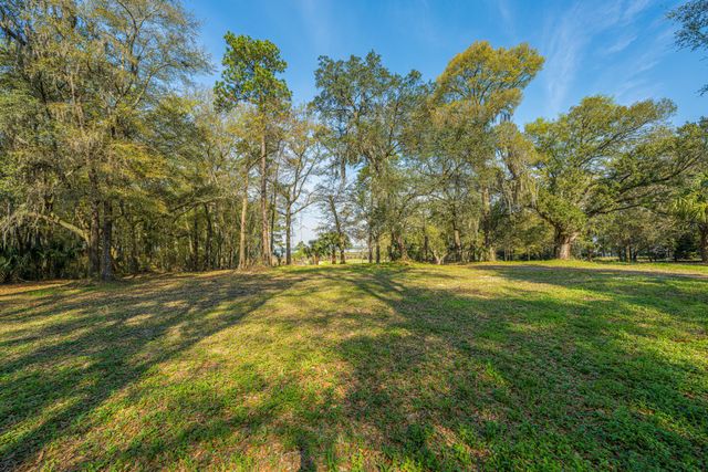 8 Yellow House Road, Charleston, SC 29492