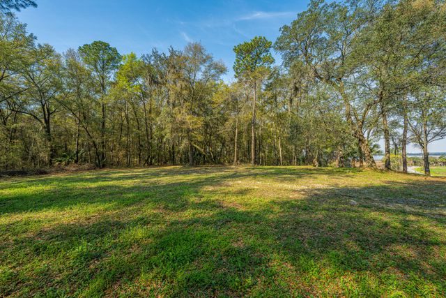8 Yellow House Road, Charleston, SC 29492