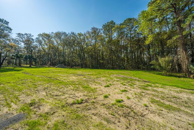 8 Yellow House Road, Charleston, SC 29492