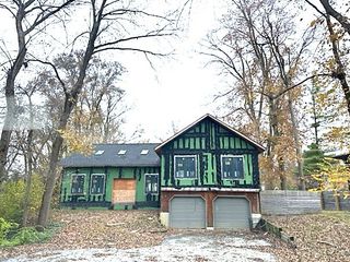 911 Glenbard Road, Glen Ellyn, IL 60137