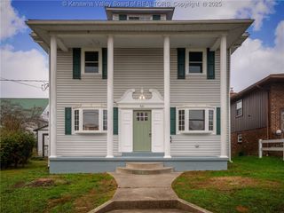 421 Dudding Avenue, Hurricane, WV 25526