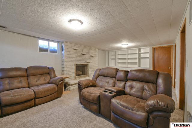 7000 S Wedgewood Drive, Lincoln, NE 68510