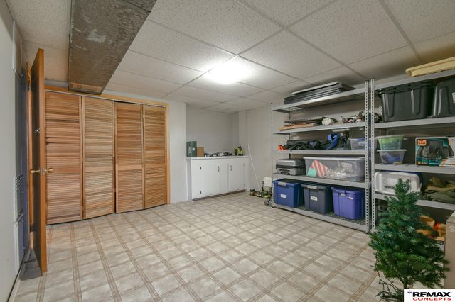 7000 S Wedgewood Drive, Lincoln, NE 68510