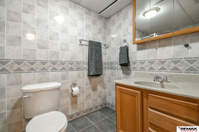 7000 S Wedgewood Drive, Lincoln, NE 68510