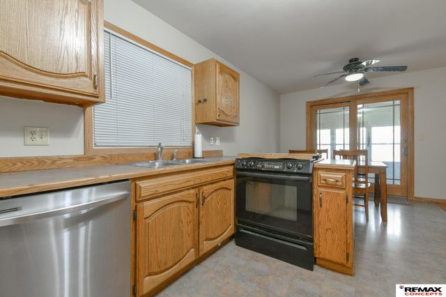 7000 S Wedgewood Drive, Lincoln, NE 68510