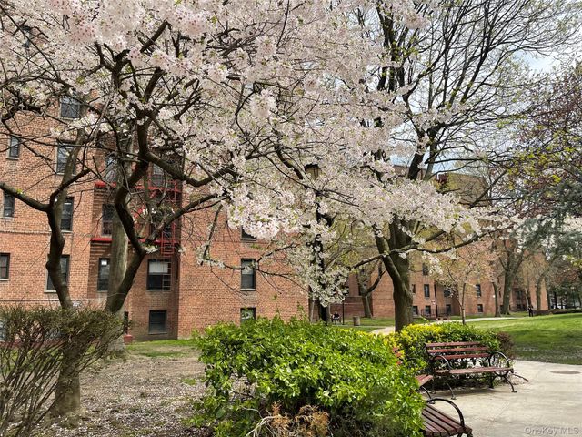 150-29 72 Road 6, Flushing, NY 11367