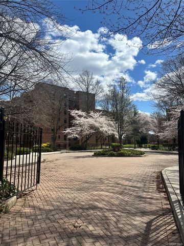 150-29 72 Road 6, Flushing, NY 11367