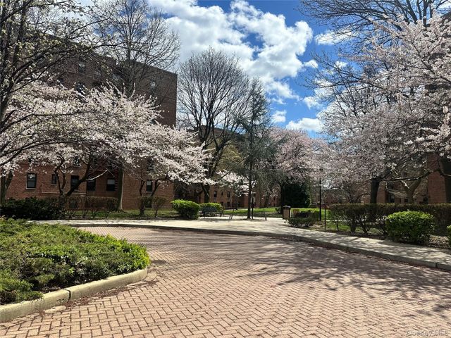 150-29 72 Road 6, Flushing, NY 11367