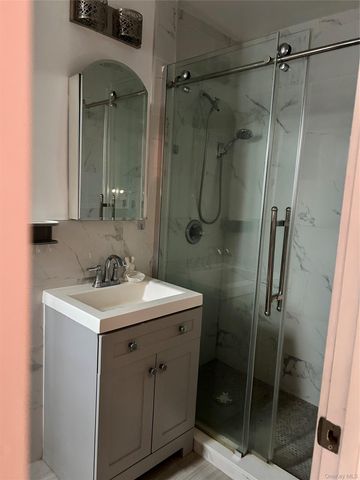 150-29 72 Road 6, Flushing, NY 11367