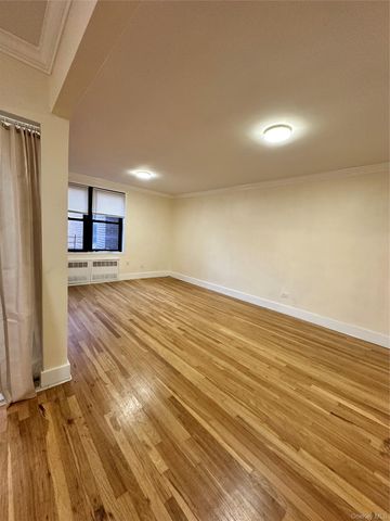 150-29 72 Road 6, Flushing, NY 11367