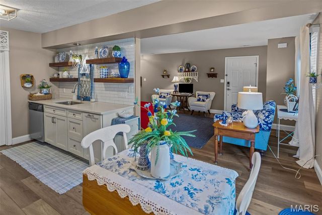 1324 Normandy Drive, Godfrey, IL 62035