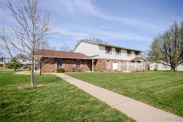 1324 Normandy Drive, Godfrey, IL 62035
